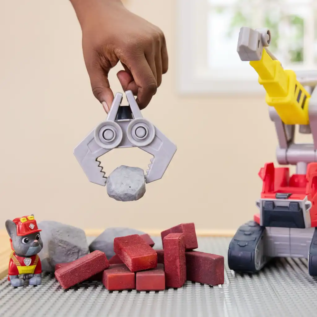 Découvrez de nouvelles façons de jouer avec la grue à l'intérieur comme à l'extérieur.