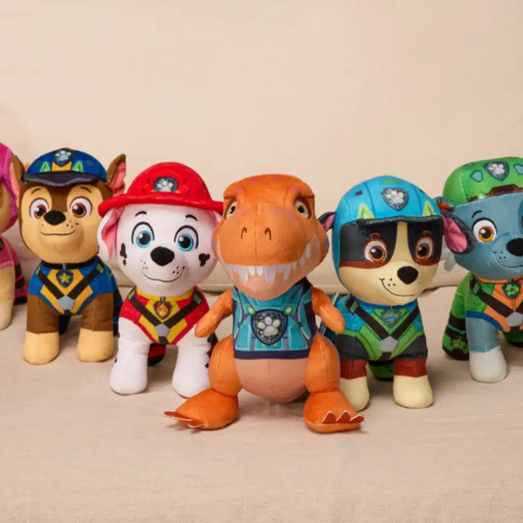 Détails brodés précis et peluche de qualité pour un jeu en toute sécurité.
