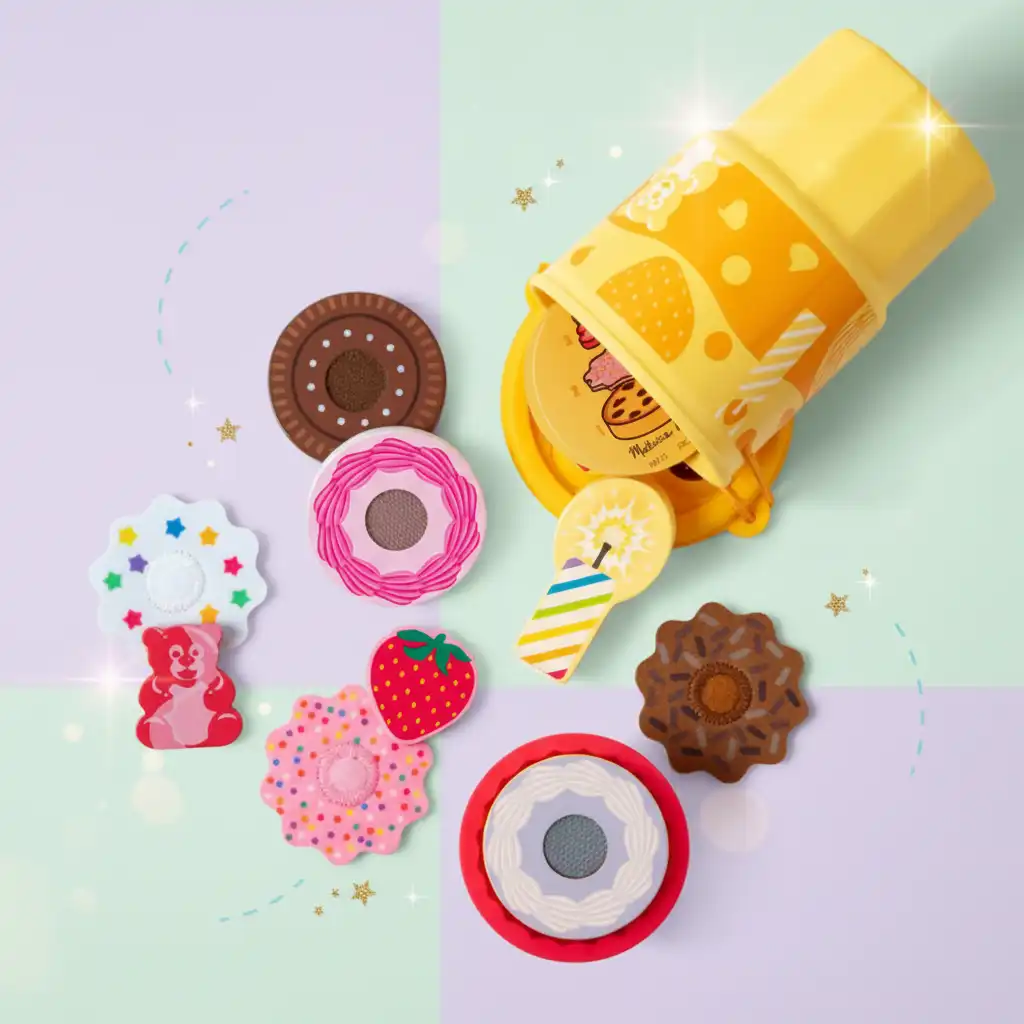 Finition détaillée des biscuits en bois et des glaçages colorés.